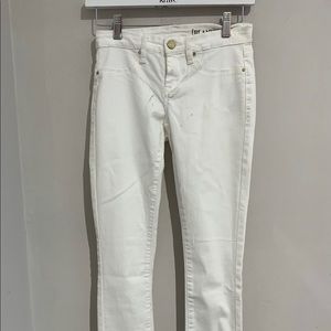 White skinny jean